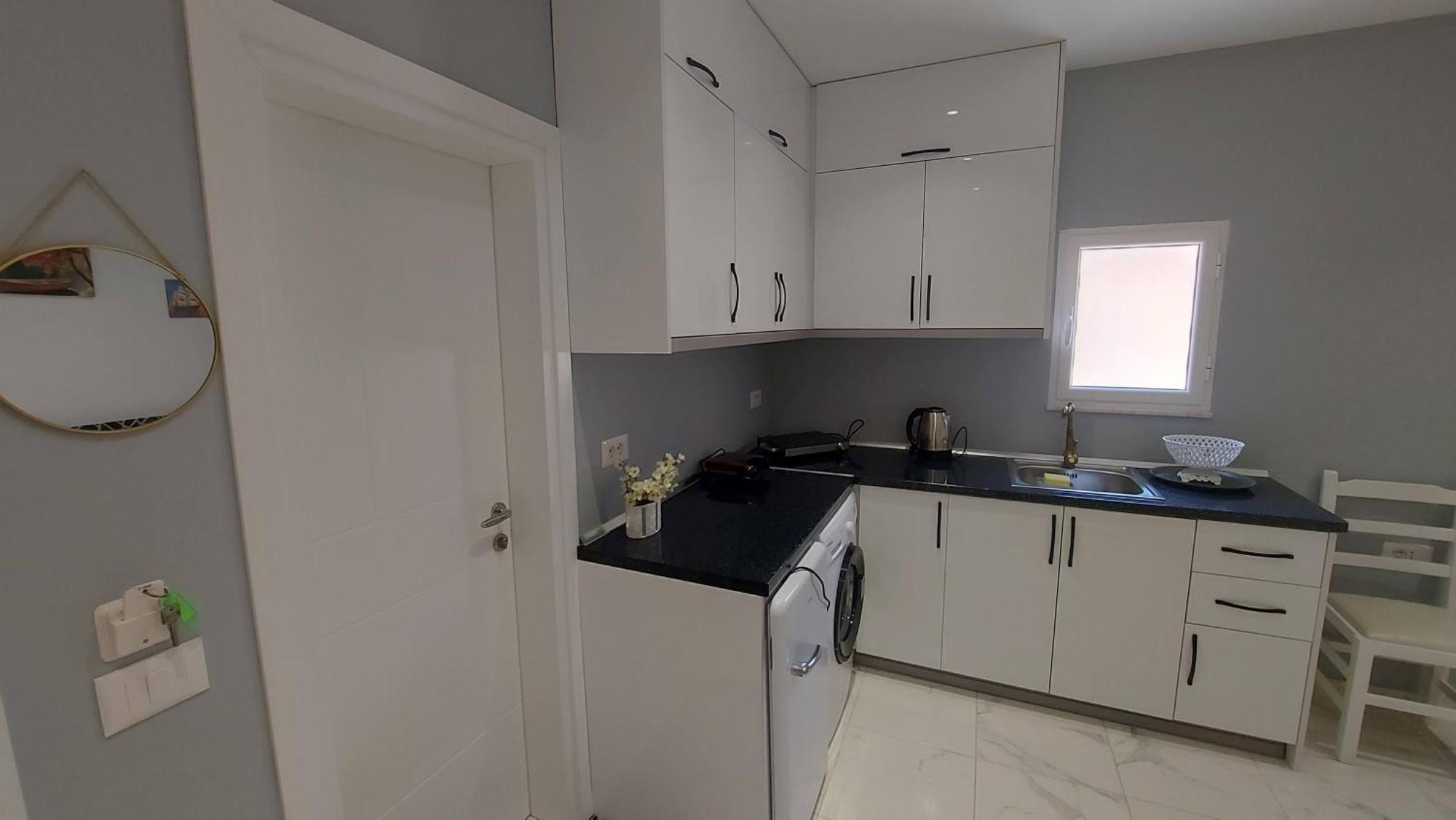 Beni 'S Apartments Sarande Exterior photo