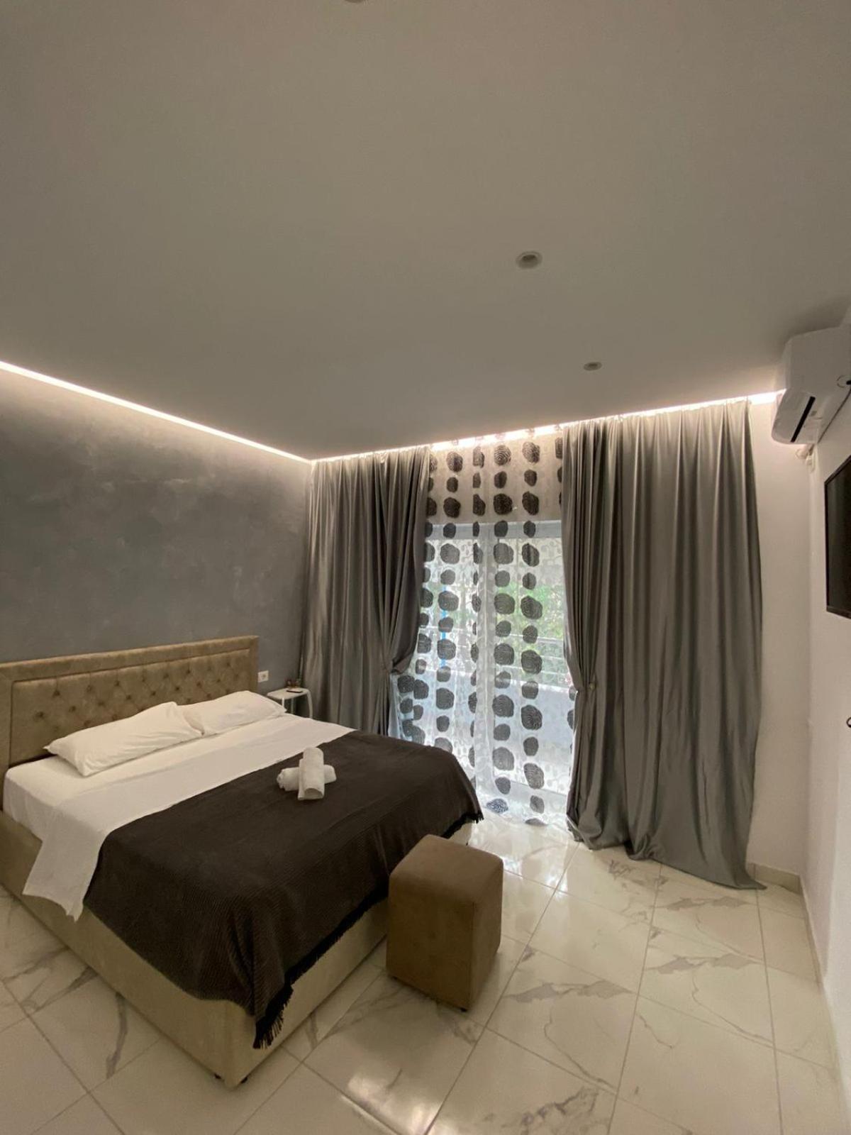 Beni 'S Apartments Sarande Exterior photo